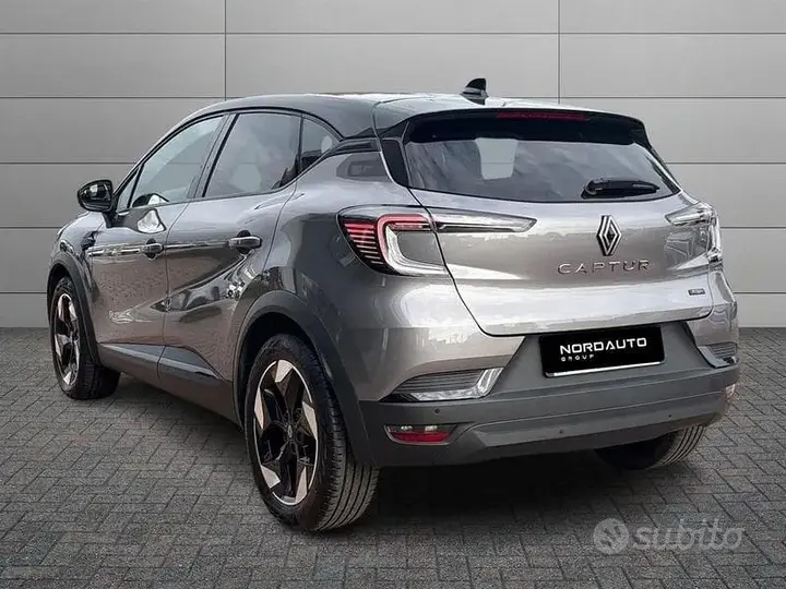 Renault Captur 2024 photo 2