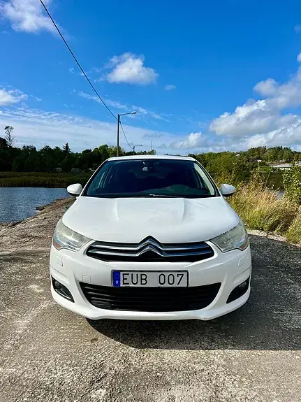 Citroen C4 2010 photo 2