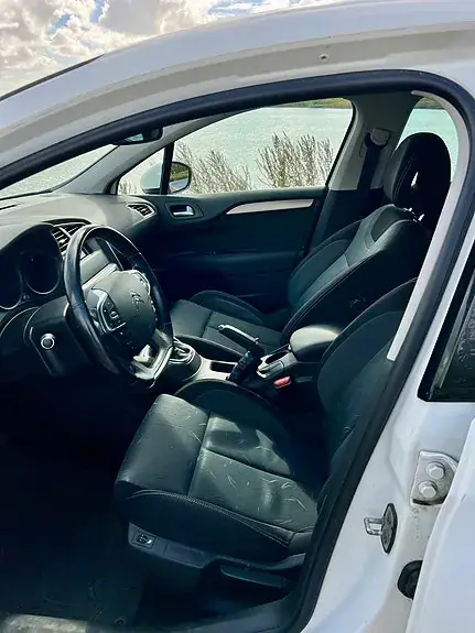 Citroen C4 2010 photo 4