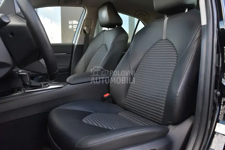 Toyota Camry 2022 photo 3
