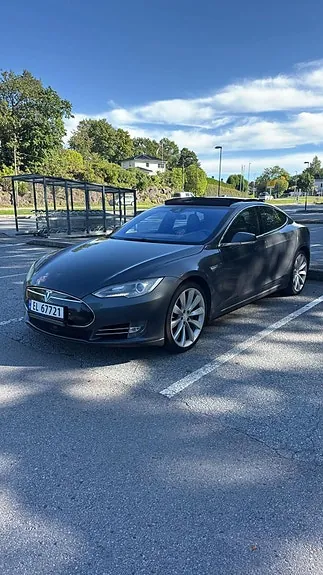 Tesla Model S 2015 photo 2
