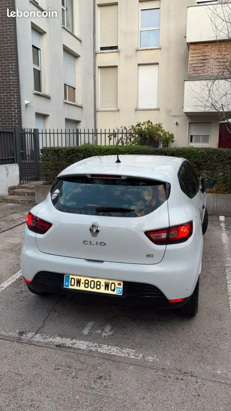 Renault Clio 2015 photo 2