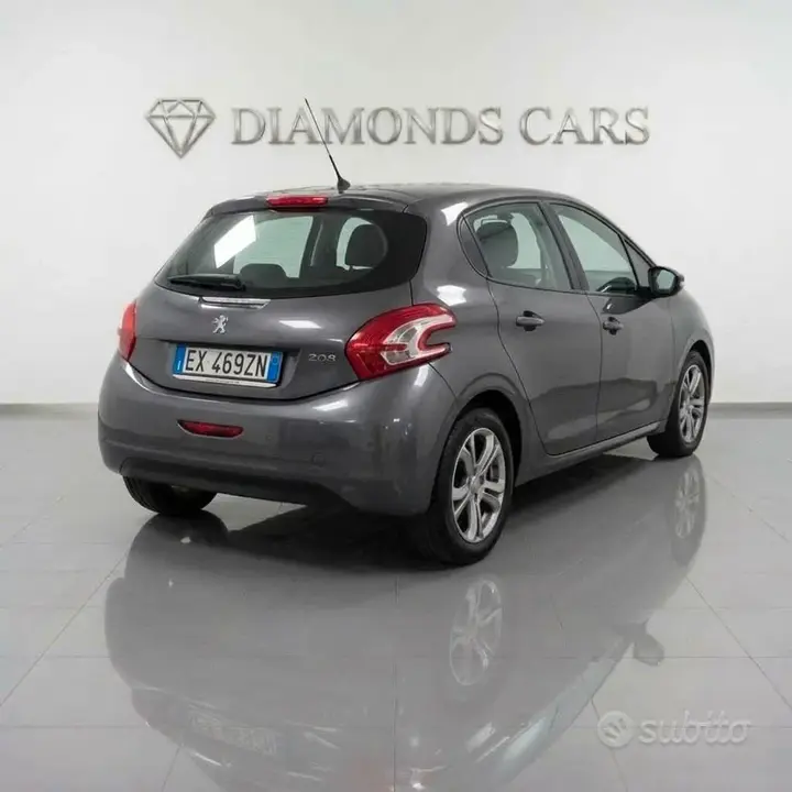 Peugeot 208 2015 photo 5