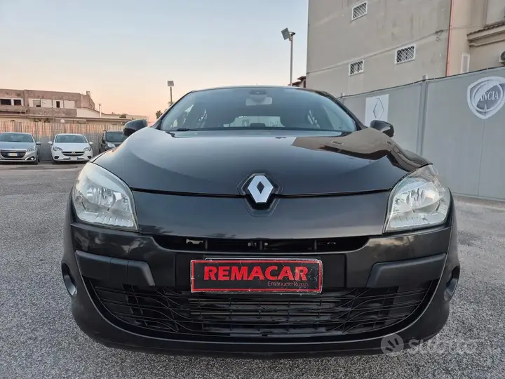 Renault Megane 2009 photo 2