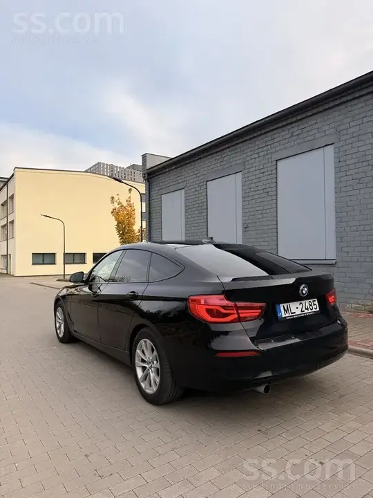 BMW 318 2017 photo 2