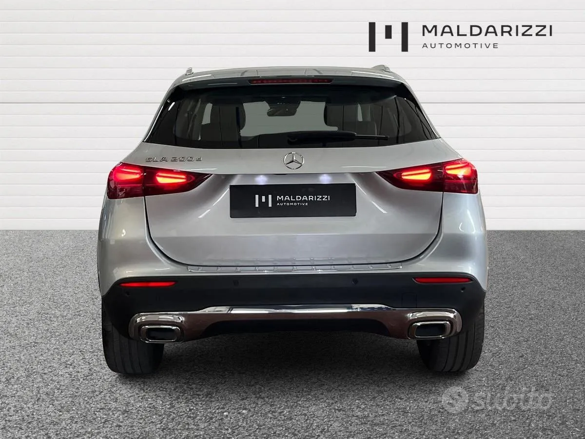 Mercedes-Benz Gla 2023 photo 3