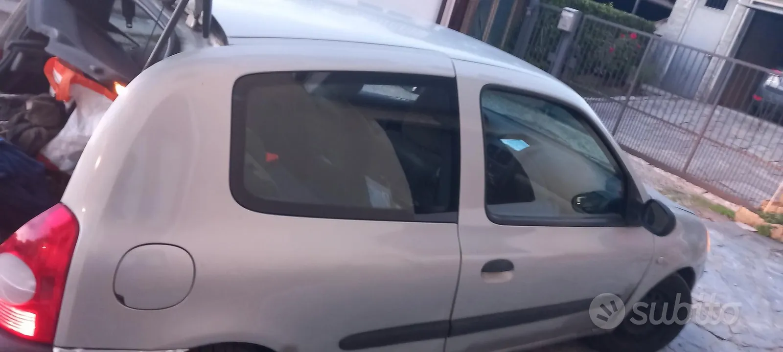 Renault Clio 2004 photo 3