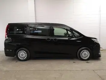Toyota Noah 2017 photo 4