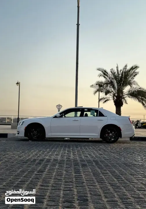 Chrysler 300 2022 photo 3