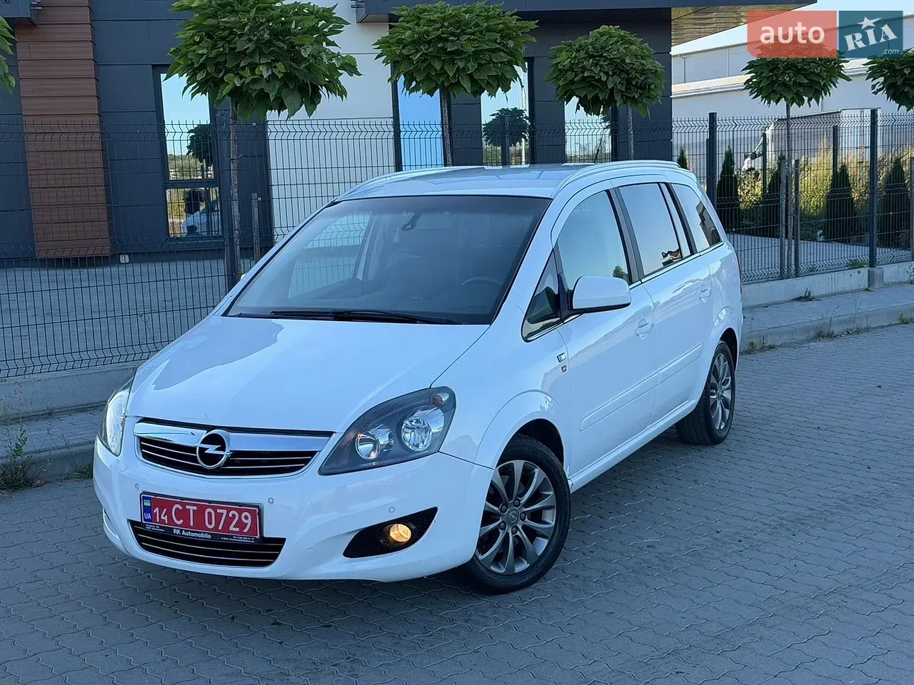 Opel Zafira 2010 photo 3