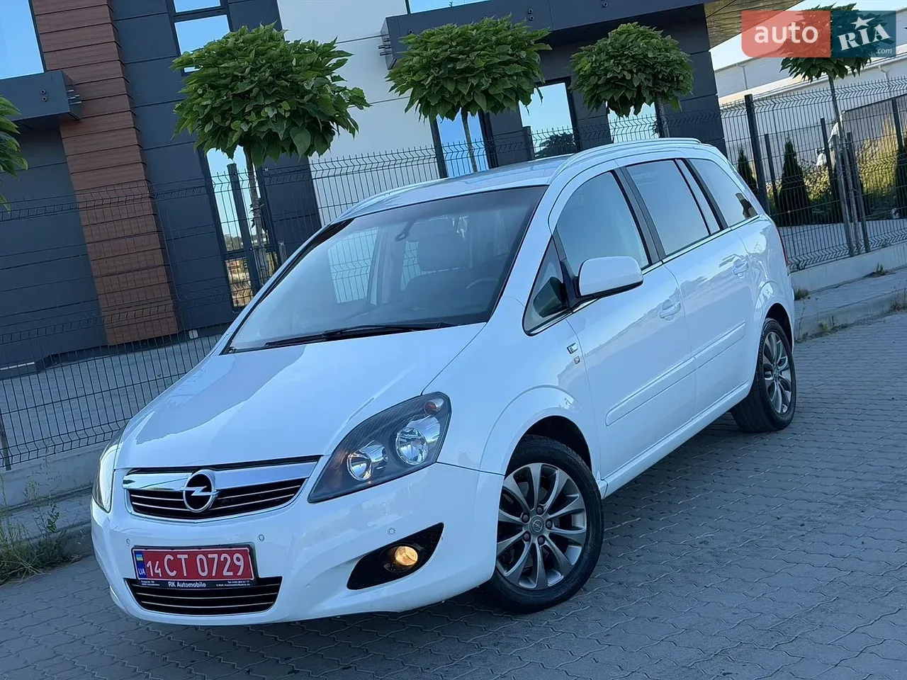 Opel Zafira 2010 photo 4