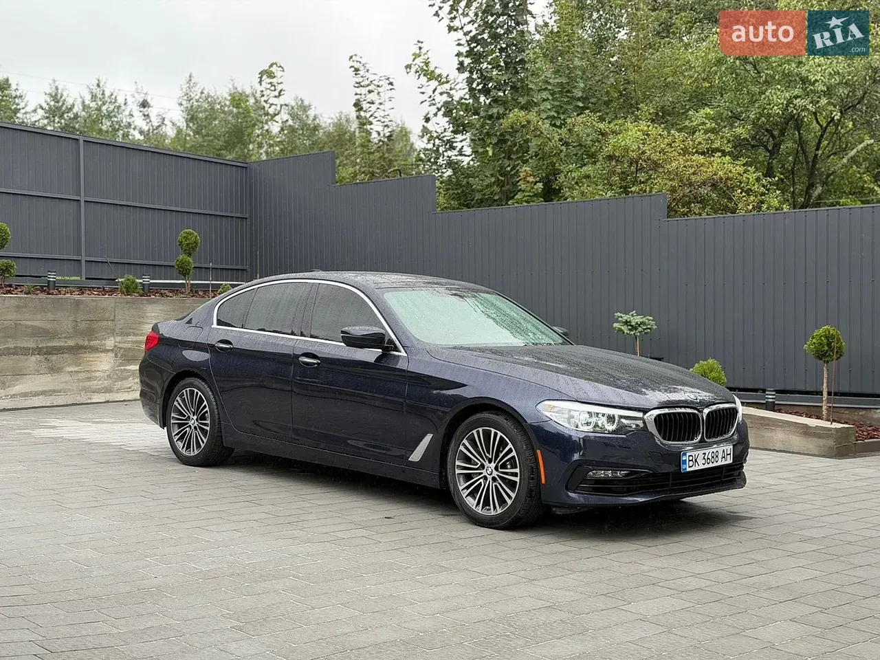 BMW 5 Series 2018 photo 2