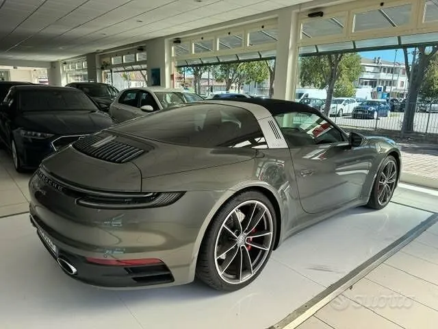 Porsche 911 2022 photo 5