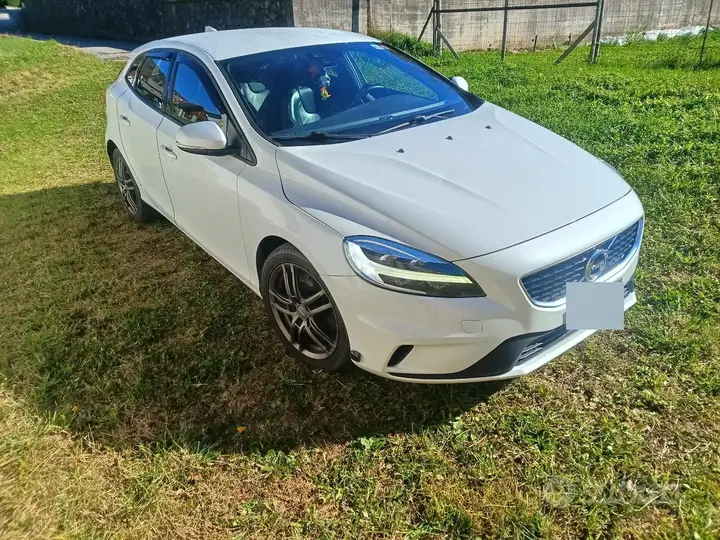 Volvo V40 2016 photo 2