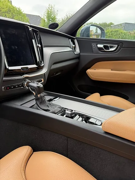 Volvo Xc60 2020 photo 2