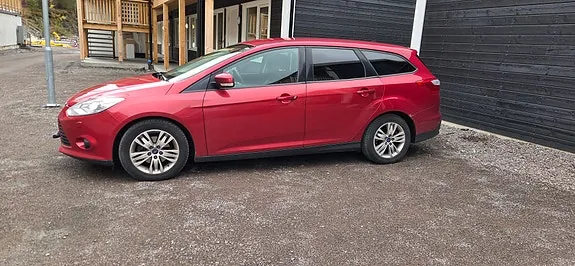 Ford Focus 2011 photo 2