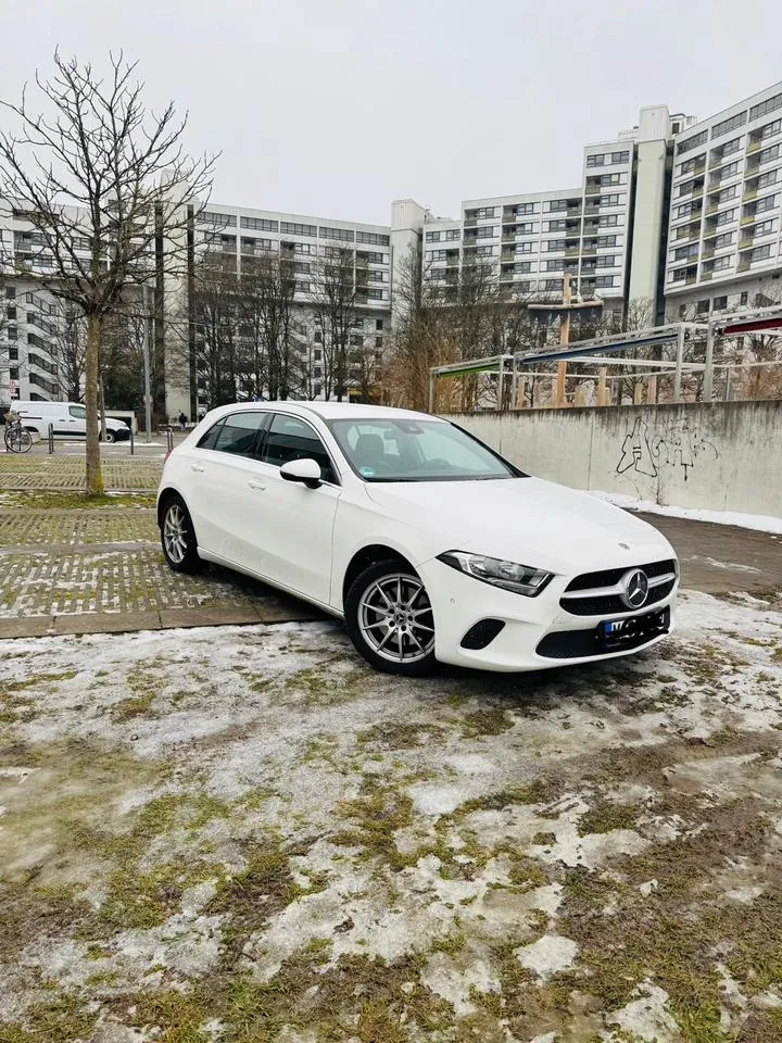 Mercedes-Benz A220