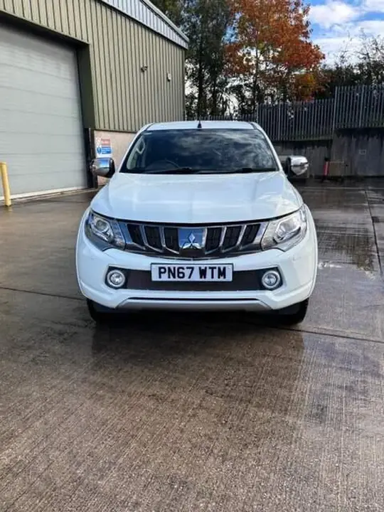 Mitsubishi L200 2017 photo 3