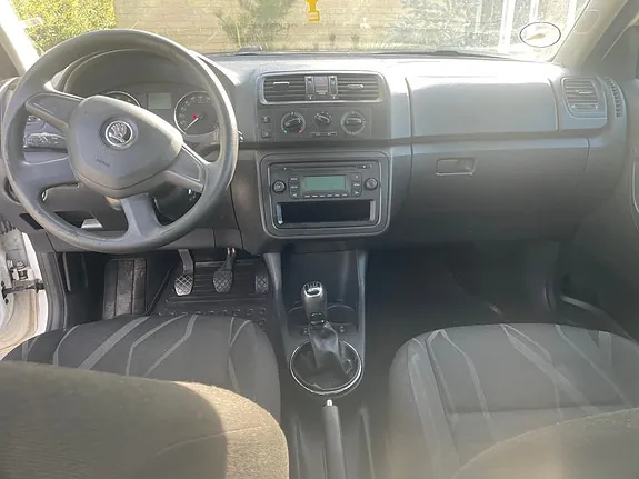 Skoda Fabia 2014 photo 4
