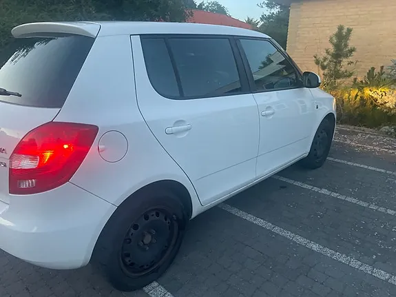 Skoda Fabia 2014 photo 3