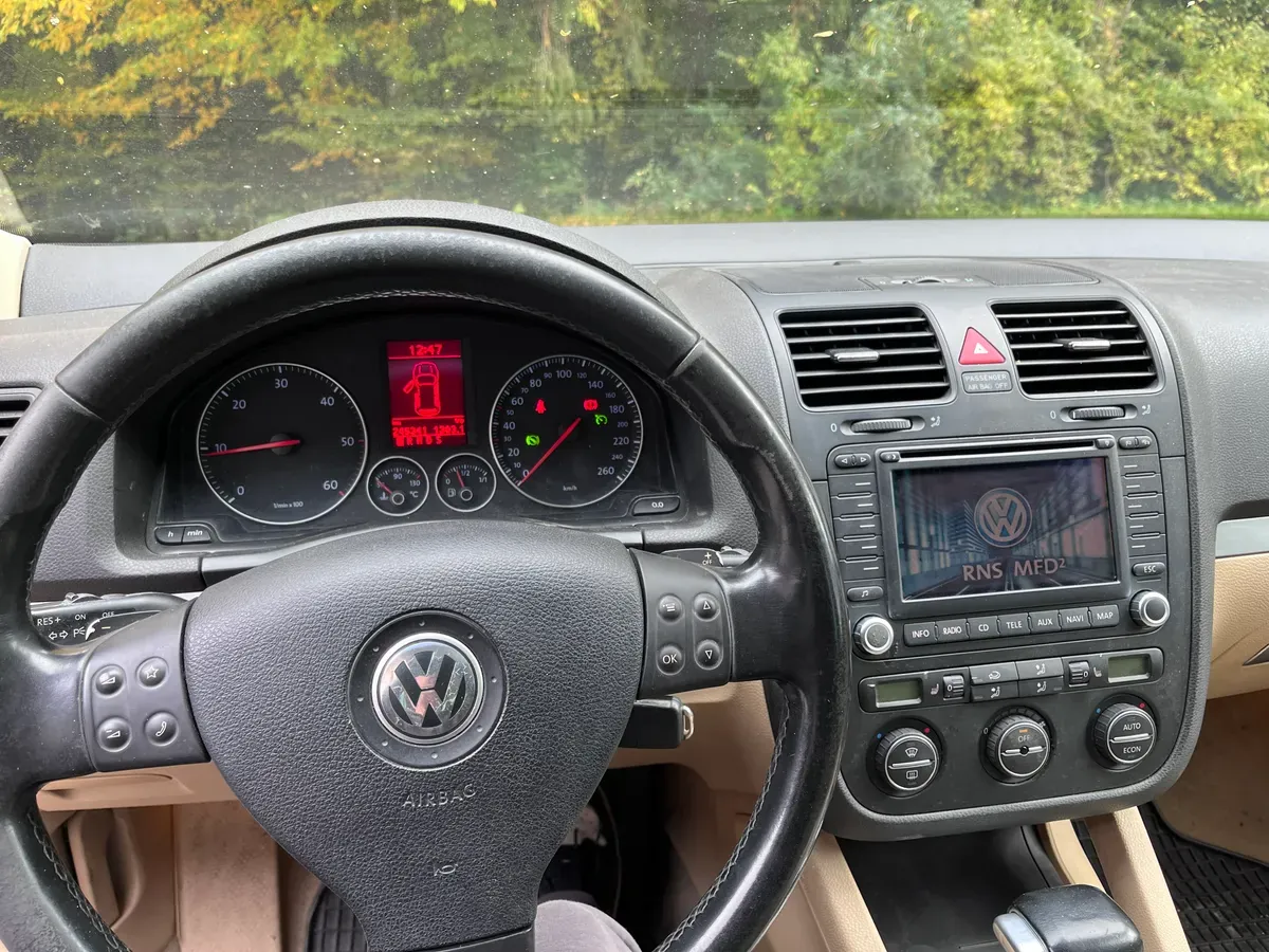 Volkswagen Golf 2005 photo 2