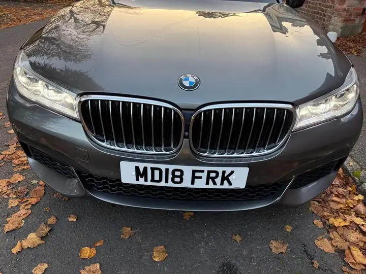BMW 7 Series 2018 photo 2