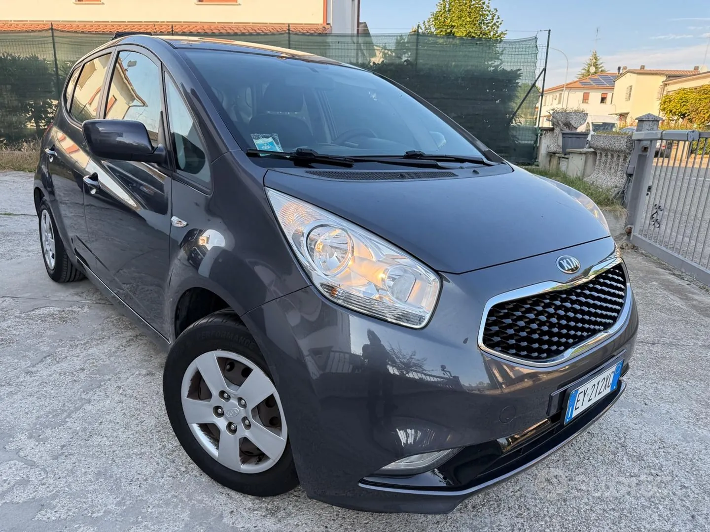 Kia Venga 2015 photo 3