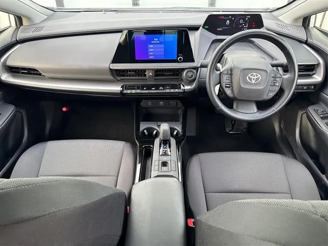 Toyota Prius 2024 photo 2