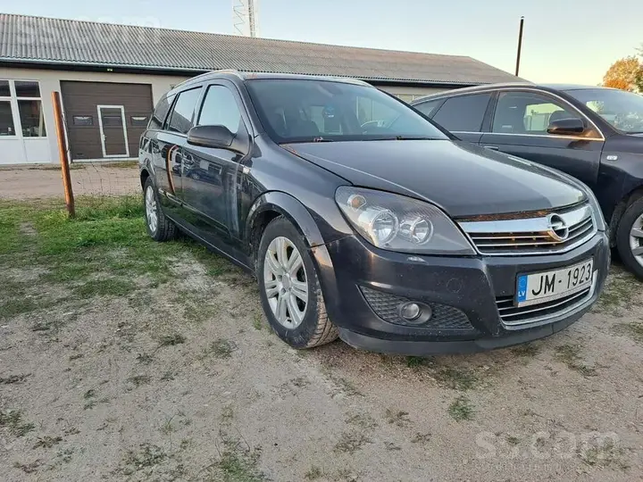 Opel Astra 2009 photo 4