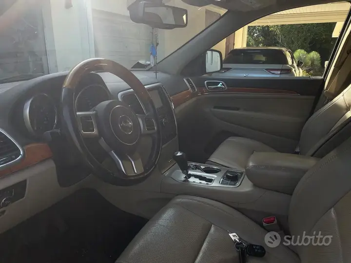 Jeep Grand Cherokee 2012 photo 5