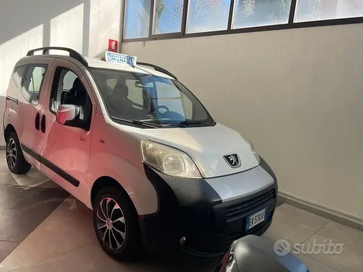 Peugeot Bipper 2012 photo 3
