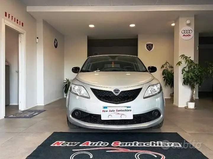 Lancia Ypsilon 2018 photo 2