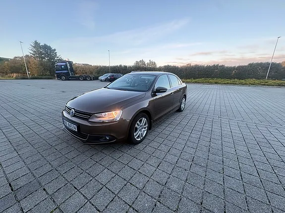 Volkswagen Jetta 2012 photo 3