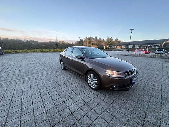 Volkswagen Jetta 2012 photo 4