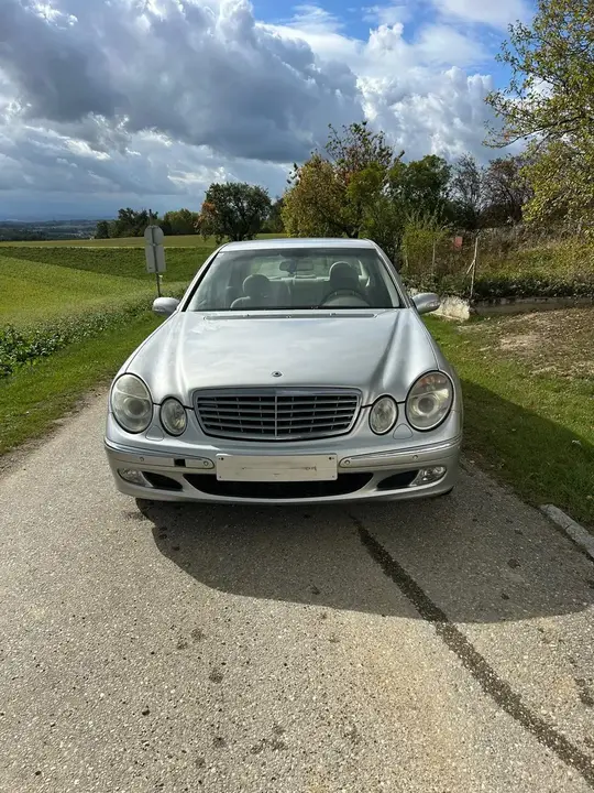 Mercedes-Benz E-Class 2003 photo 3