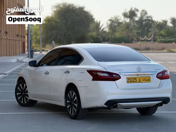 Nissan Altima 2018 photo 4