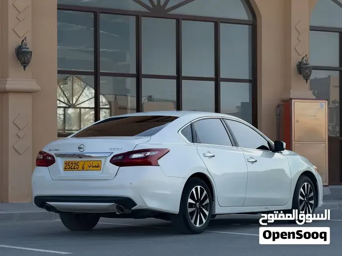 Nissan Altima 2018 photo 3