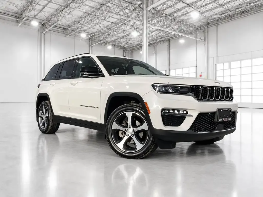 Jeep Grand Cherokee 2023 photo 2
