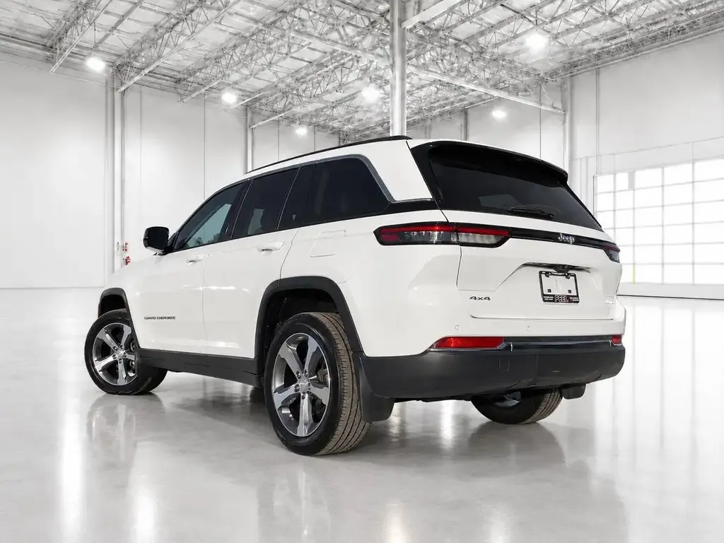 Jeep Grand Cherokee 2023 photo 4