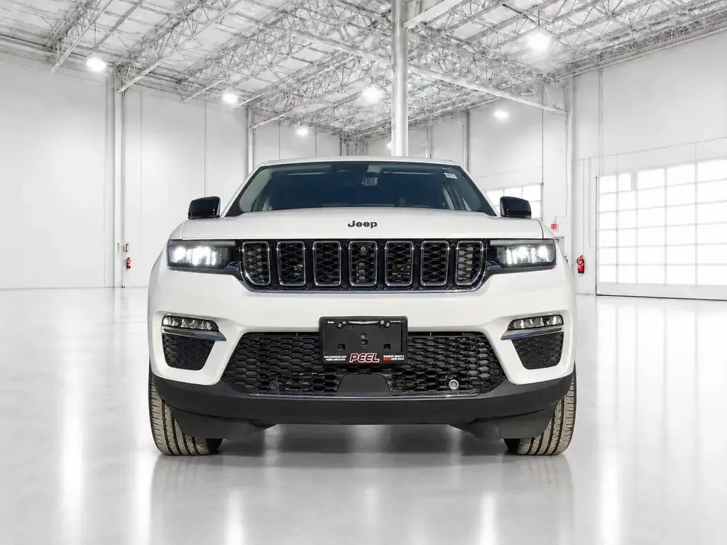 Jeep Grand Cherokee 2023 photo 3
