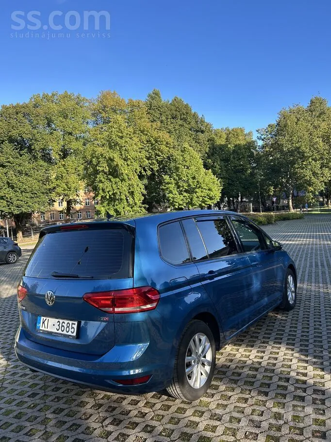 Volkswagen Touran 2016 photo 2
