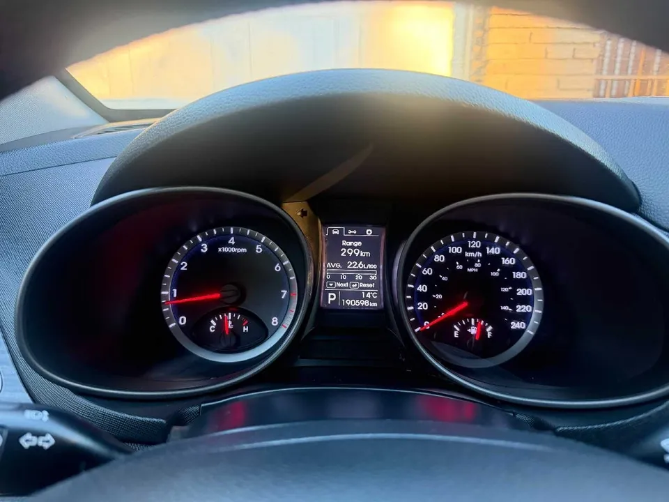 Hyundai Santa Fe 2015 photo 2