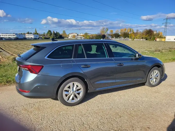 Skoda Octavia Combi 2020 photo 3