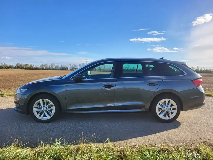 Skoda Octavia Combi 2020 photo 2