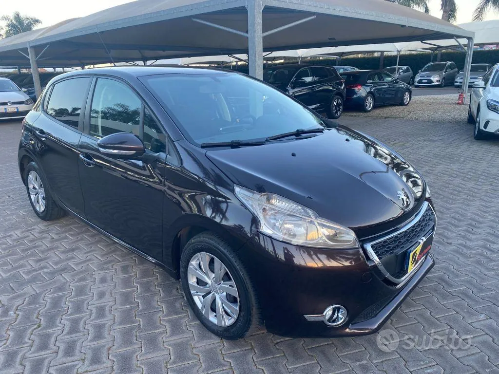 Peugeot 208 2013 photo 2