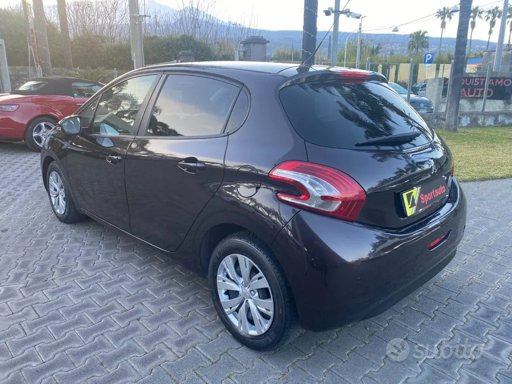 Peugeot 208 2013 photo 3