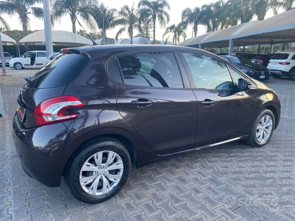 Peugeot 208 2013 photo 4