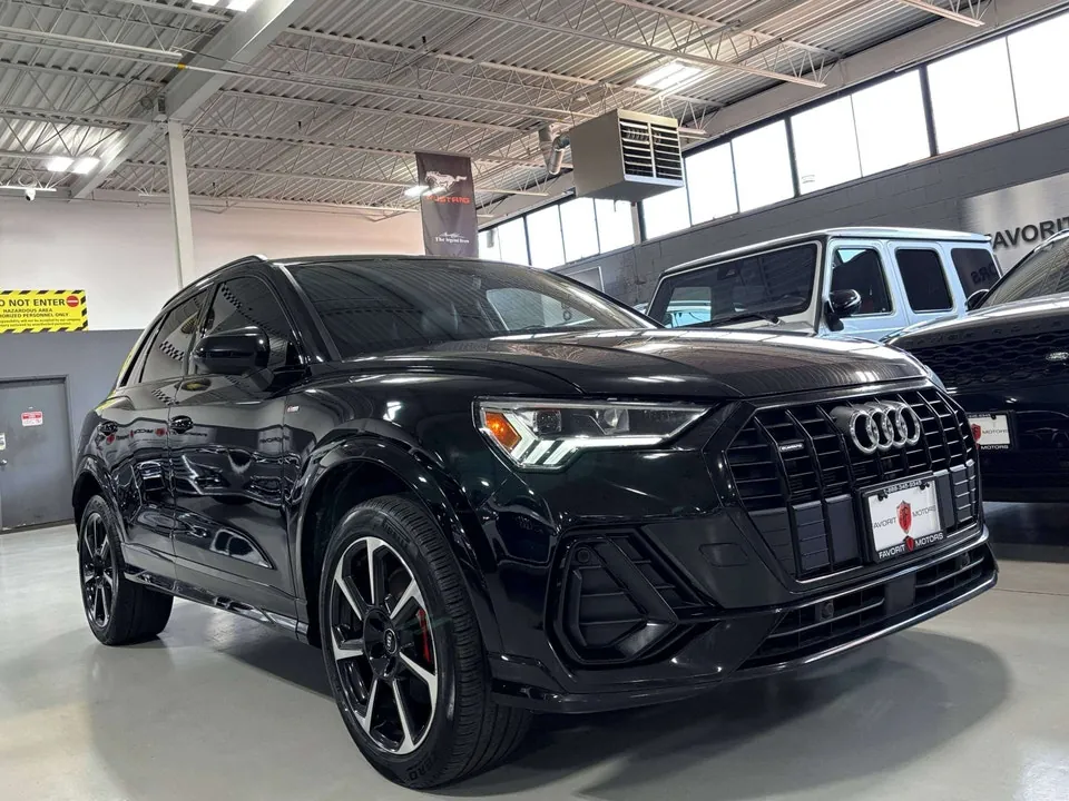 Audi Q3 2023 photo 2