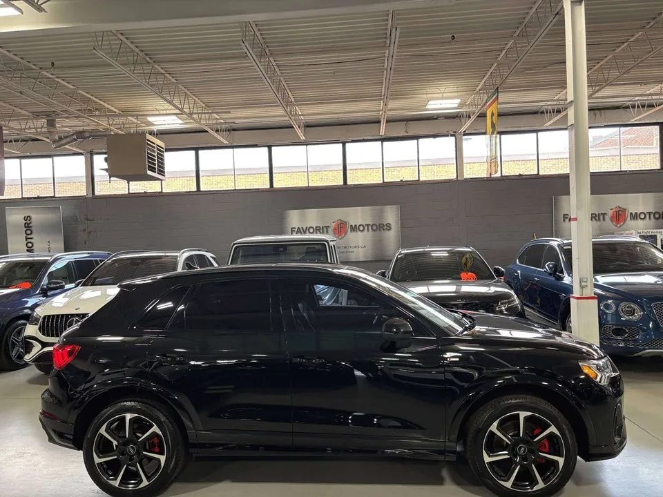 Audi Q3 2023 photo 3