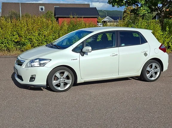 Toyota Auris 2010 photo 3
